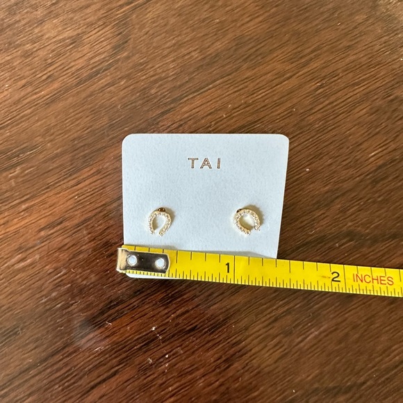 ♾️TAI horseshoe earrings. - Picture 5 of 6